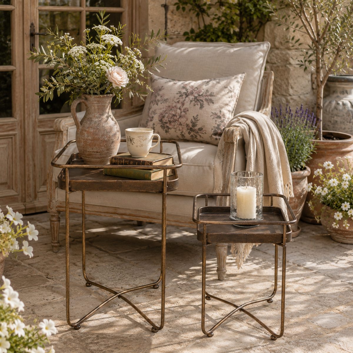 Vintage Farmhouse Living Room Ideas: Dubai Apartment or Villa