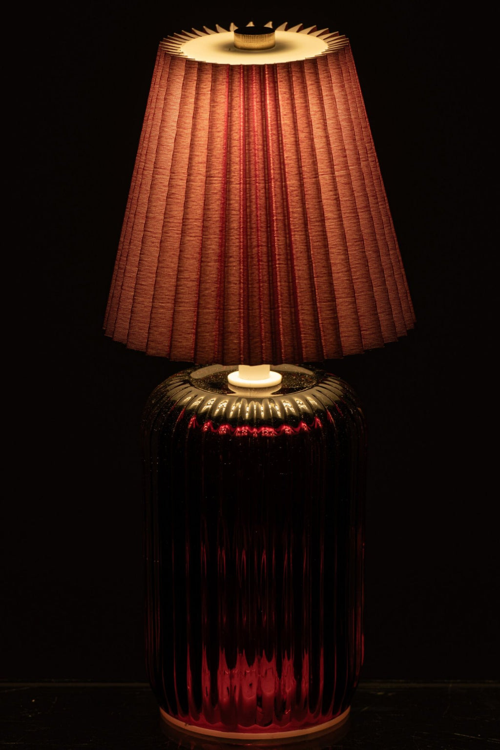 Classic Heritage Burgundy Glass Battery-Operated Table Lamp – detail view 3