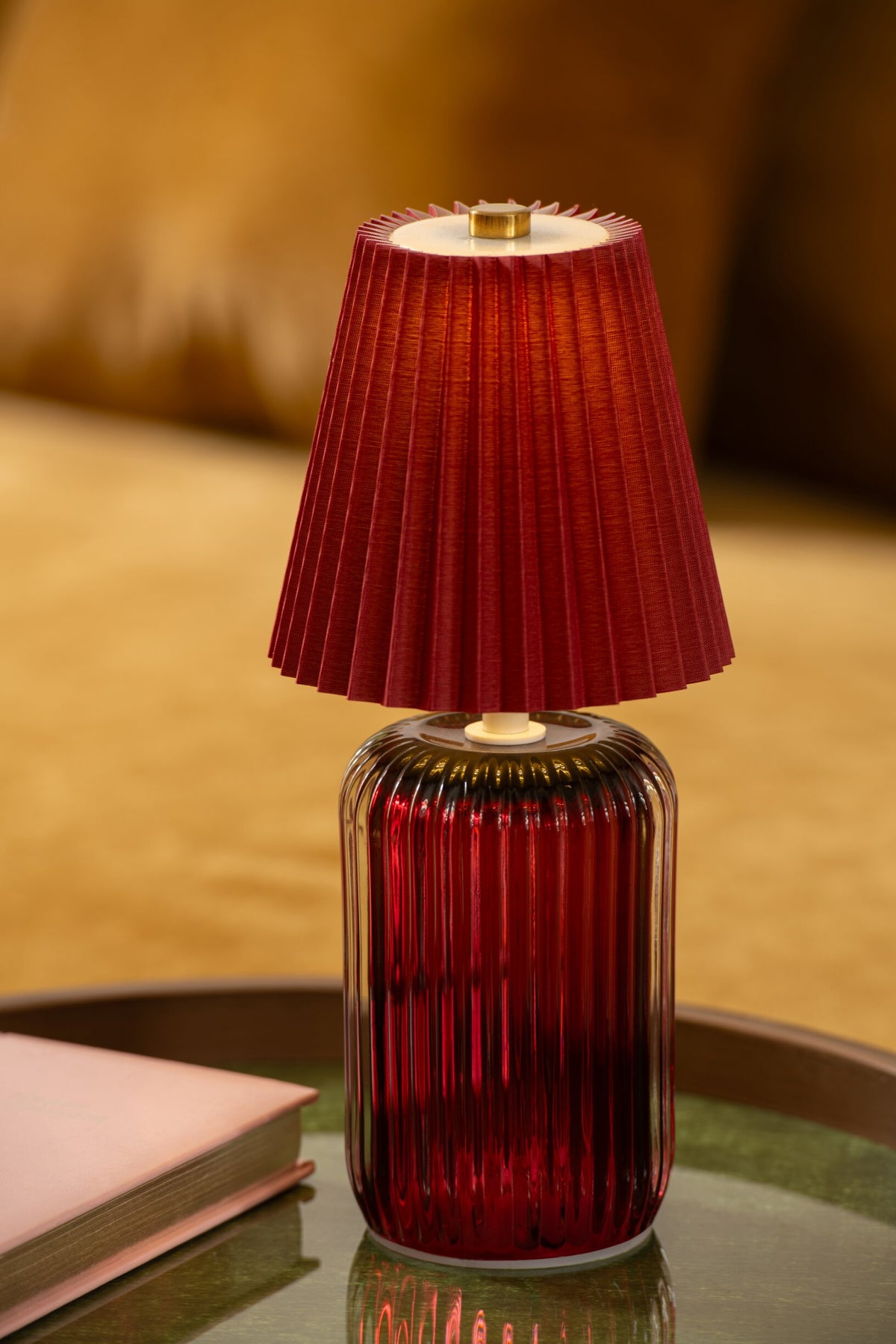 Classic Heritage Burgundy Glass Battery-Operated Table Lamp – detail view 4