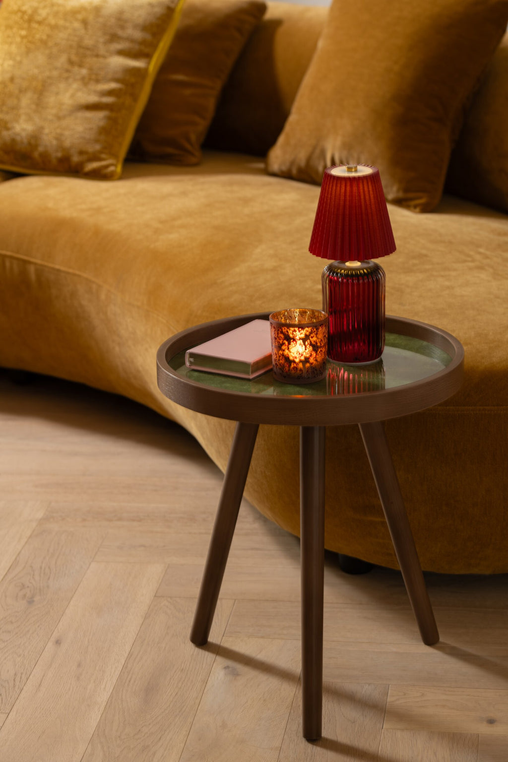 Classic Heritage Burgundy Glass Battery-Operated Table Lamp – detail view 5