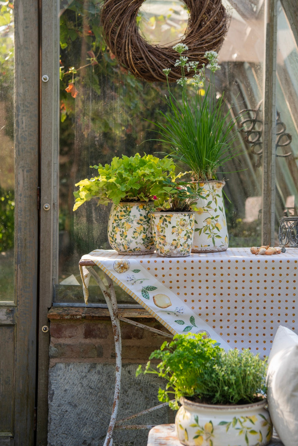 Farmhouse Lemon Ceramic Planter – alternative view